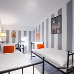 Ab Hostel *