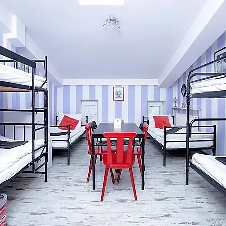 Ab Hostel *